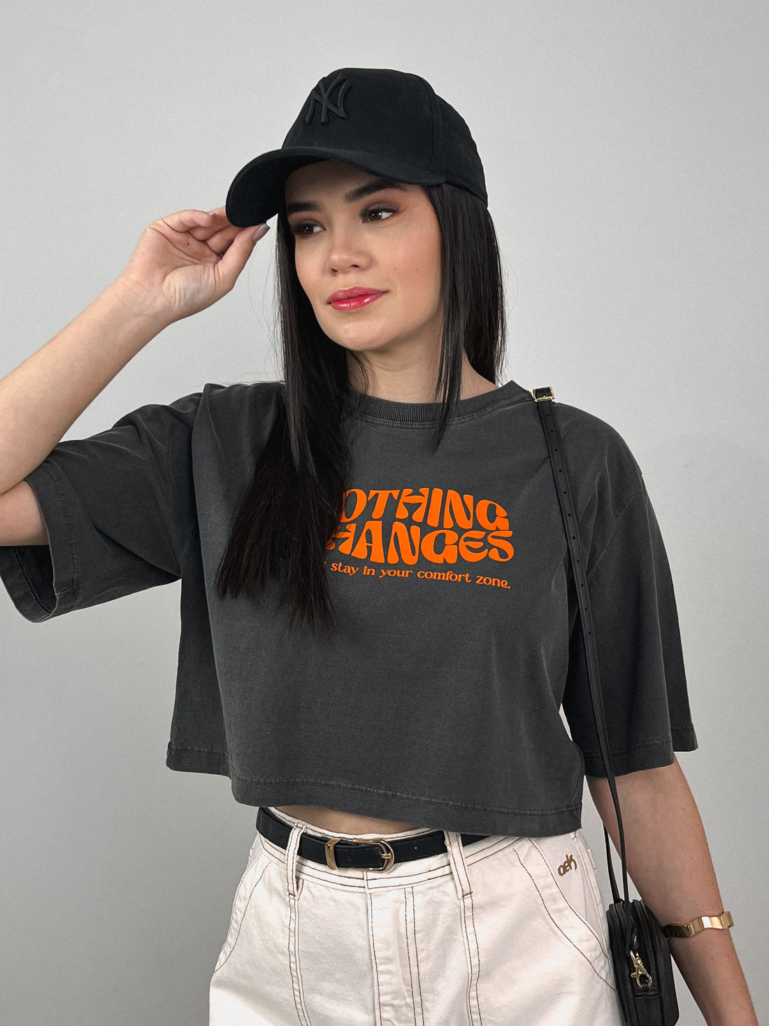 Cropped Oversized - Nothing Changes - Cinza Estonado Cropped Oversized - Nothing Changes - Cinza Estonado