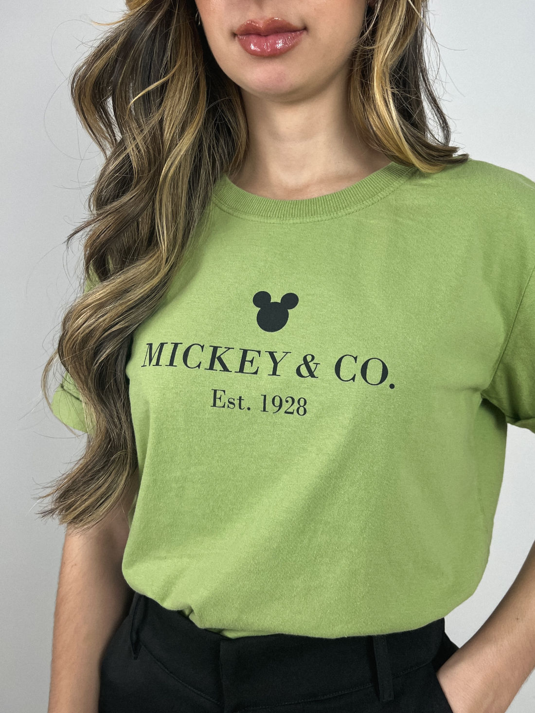 Tshirt Premium - Mickey&Co - Verde Envelhecido Tshirt Premium - Mickey&Co - Verde Envelhecido