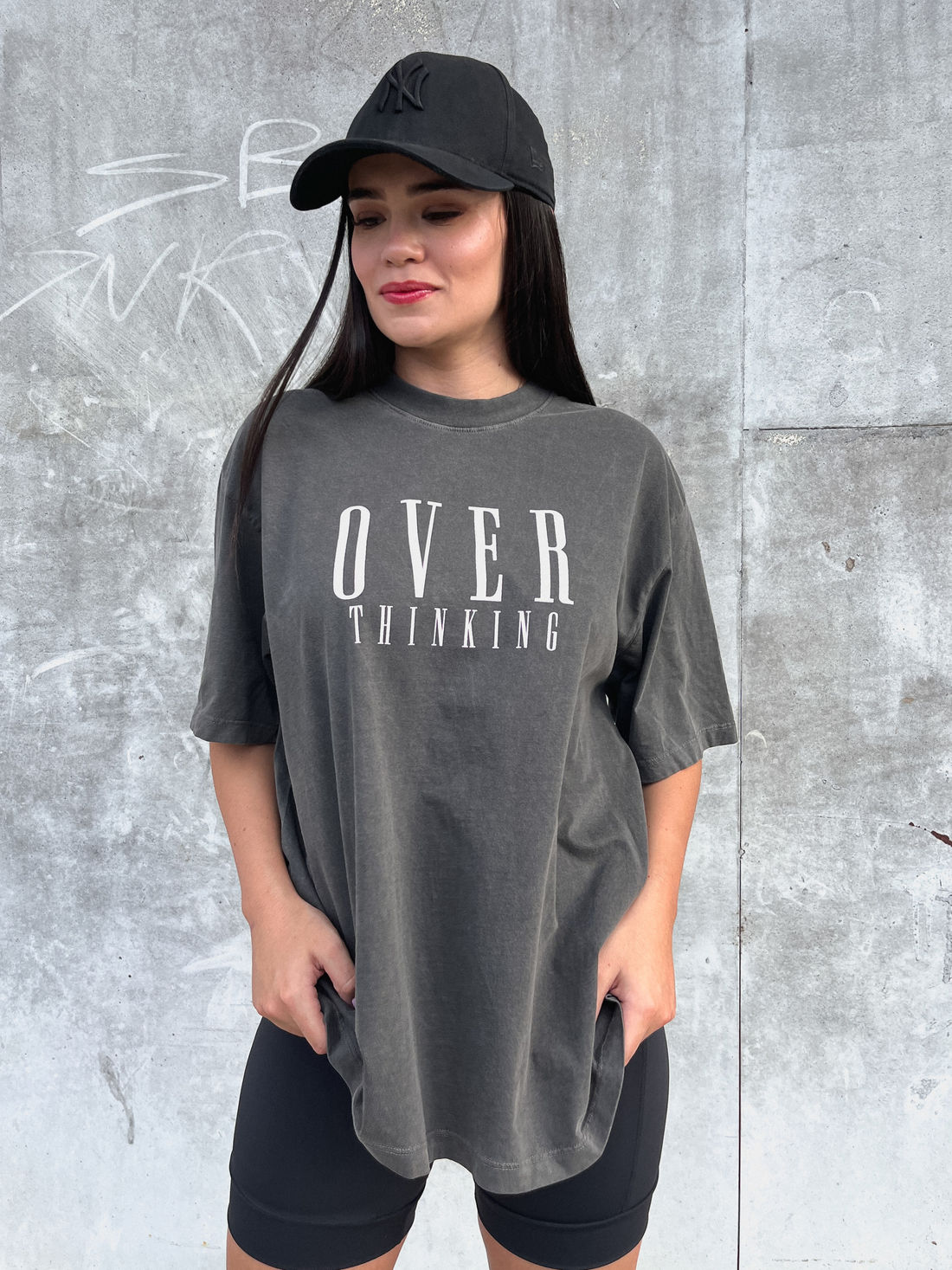 Tshirt Oversized - Over Thinking - Cinza Estonado
