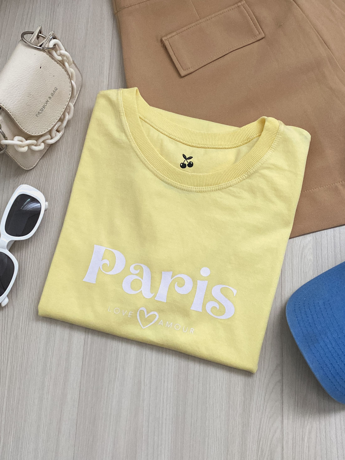 Tshirt Premium - Paris ❤ - Amarela Tshirt Premium - Paris ❤ - Amarela
