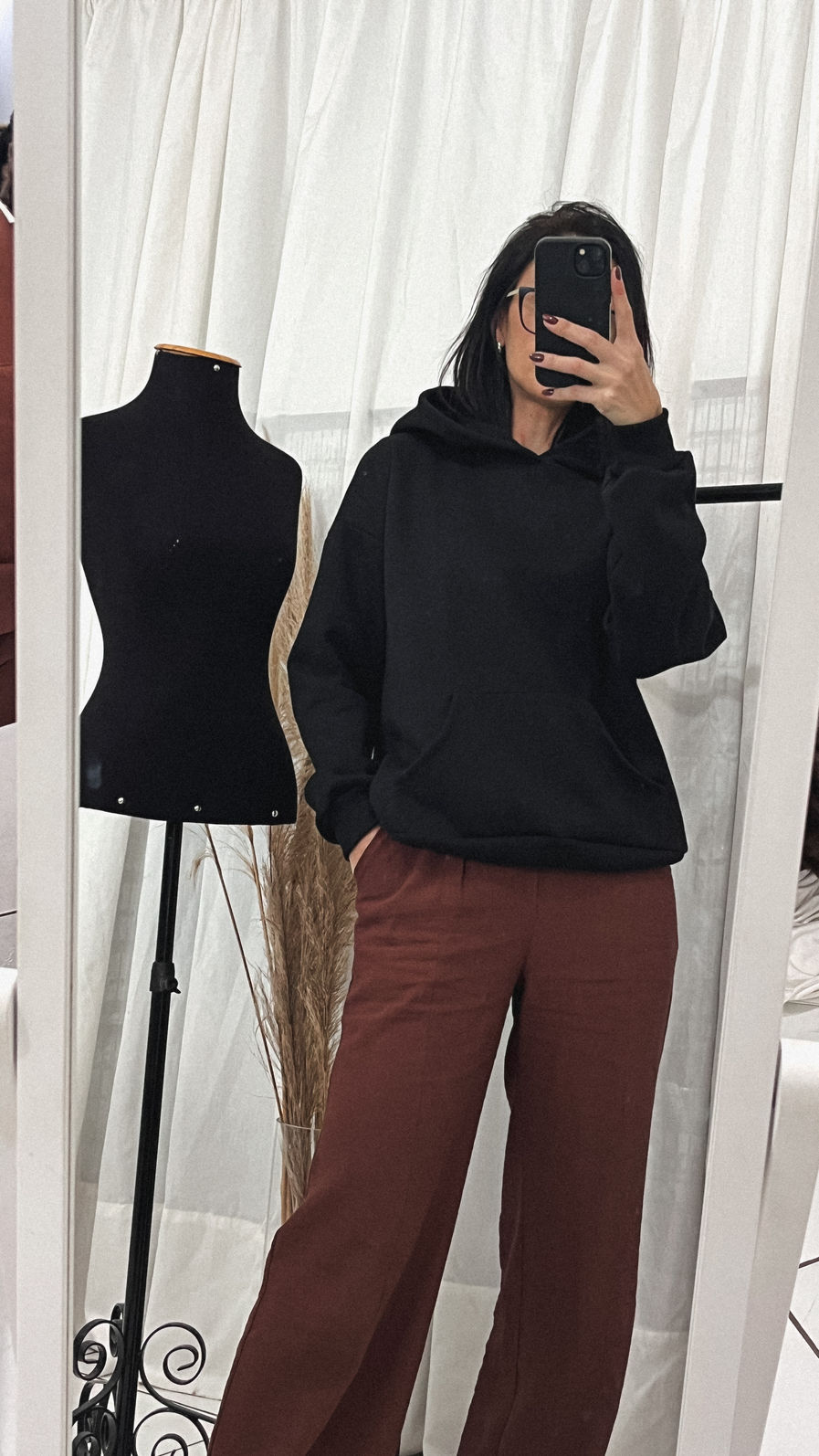 Blusa de Moletom Com Touca e Bolso - Preto Blusa de Moletom Com Touca e Bolso - Preto
