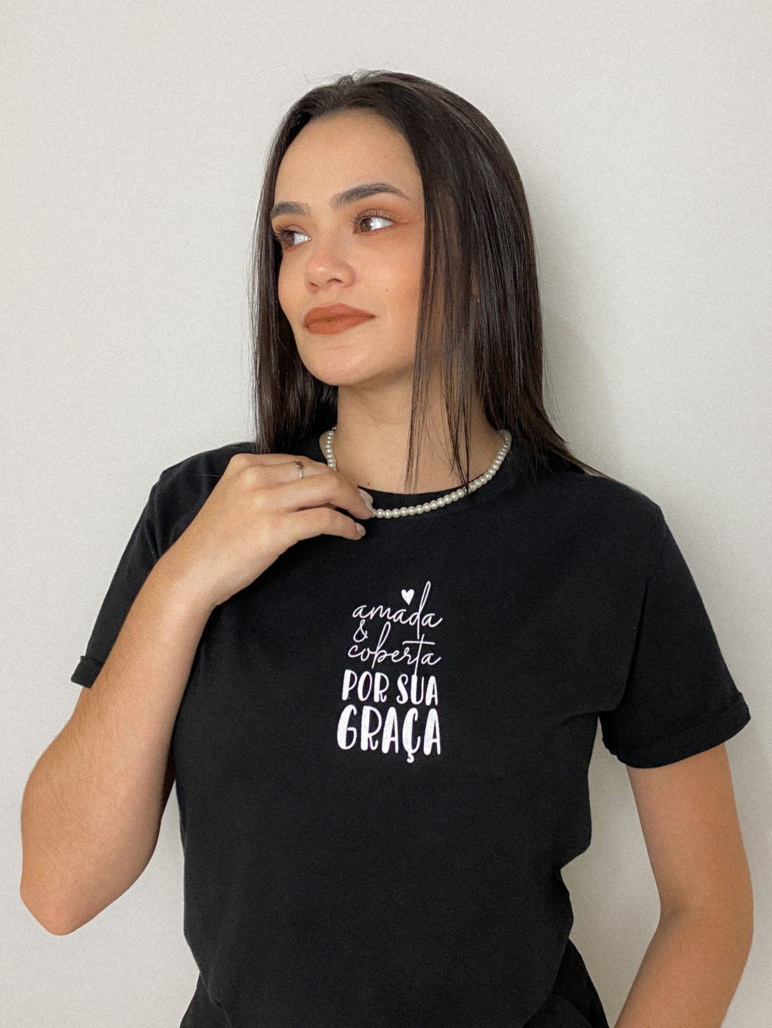 Tshirt Premium - Amada e Coberta Por Sua Graça - Preto Tshirt Premium - Amada e Coberta Por Sua Graça - Preto