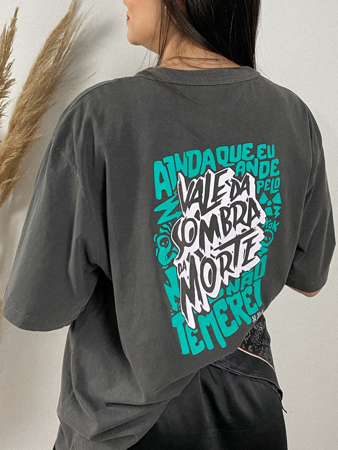 Tshirt Oversized - Salmos 23:4 - Cinza