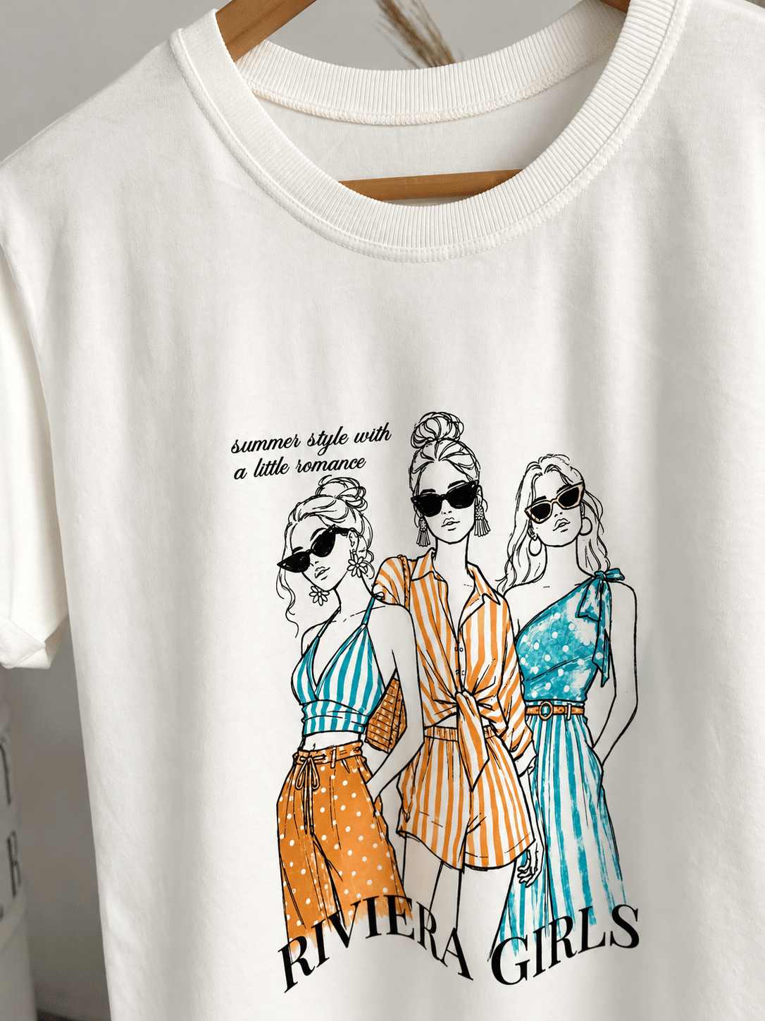 Tshirt Premium - Riviera Girls DTF - Off White Tshirt Premium - Riviera Girls DTF - Off White