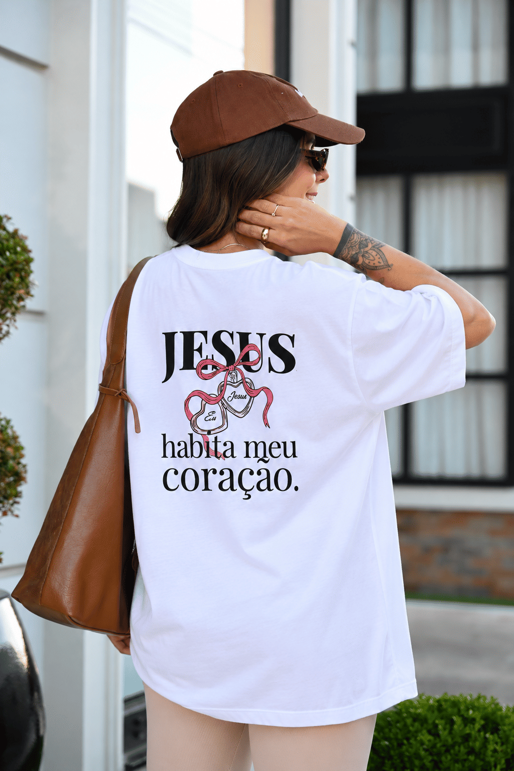 Tshirt Oversized - Jesus Habita Meu Coração DTF - Branca Tshirt Oversized - Jesus Habita Meu Coração DTF - Branca