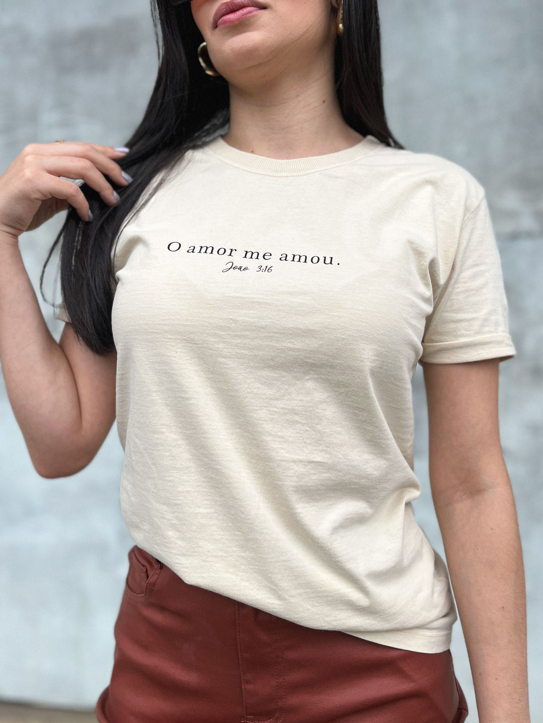 Tshirt Premium - O Amor me Amou - Bege Tshirt Premium - O Amor me Amou - Bege