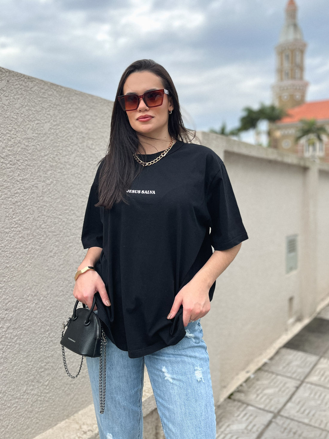 Tshirt Oversized - Jesus salva - Preta Tshirt Oversized - Jesus salva - Preta