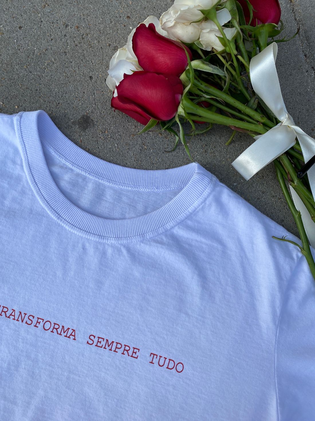 Tshirt Premium - O amor transforma sempre tudo - Branca Tshirt Premium - O amor transforma sempre tudo - Branca