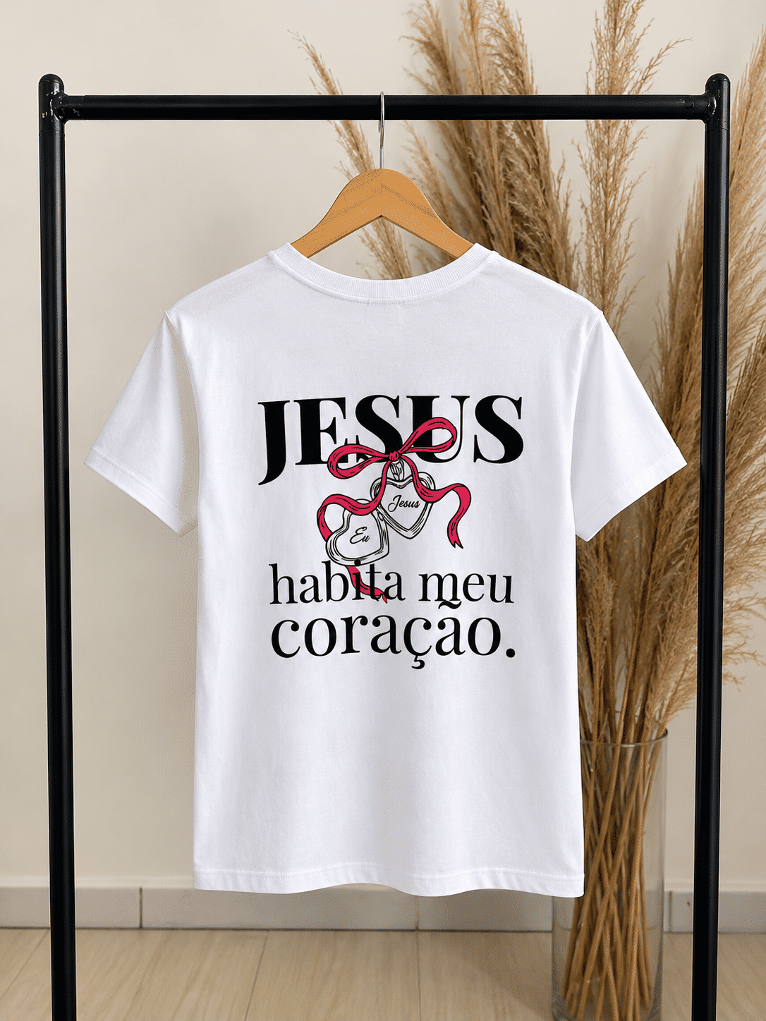 Tshirt Premium - Jesus Habita Meu Coração DTF - branca Tshirt Premium - Jesus Habita Meu Coração DTF - branca