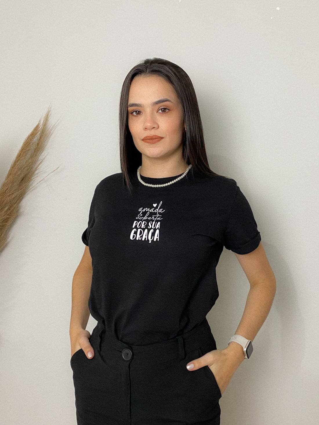 Tshirt Premium - Amada e Coberta Por Sua Graça - Preto Tshirt Premium - Amada e Coberta Por Sua Graça - Preto