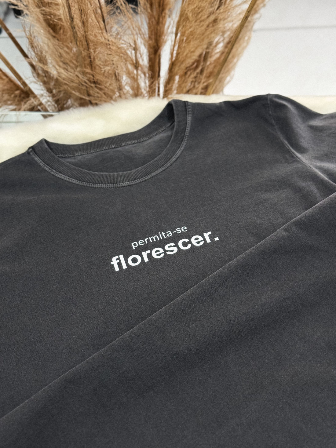 Tshirt Premium - Permita-se Florescer - Cinza estonado Tshirt Premium - Permita-se Florescer - Cinza estonado