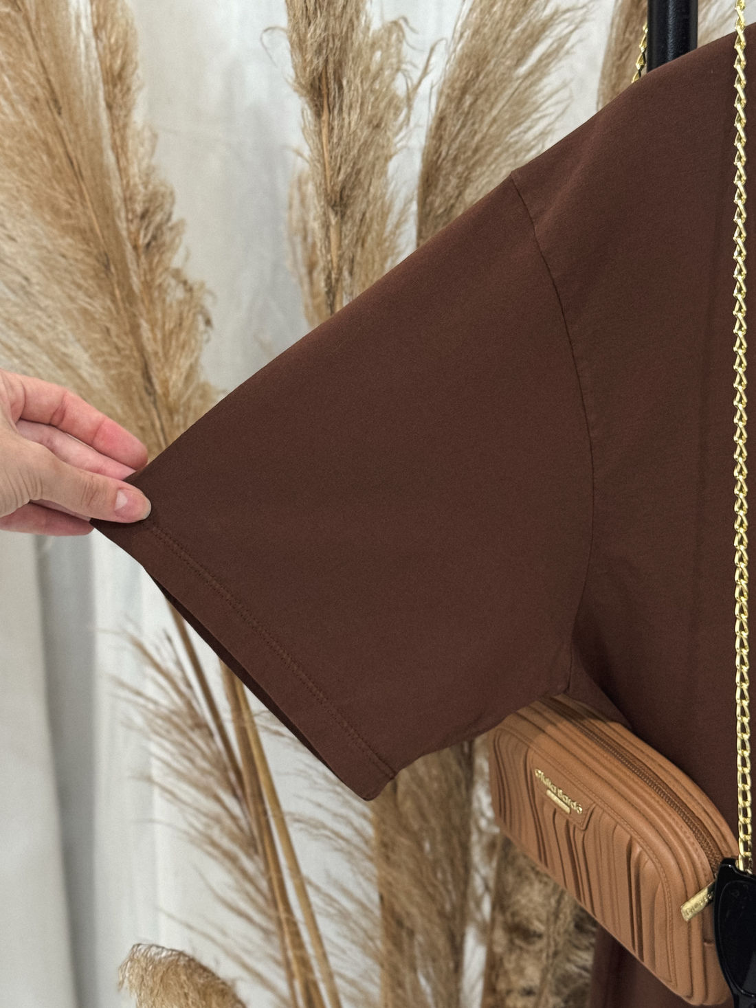 Tshirt Oversized - Jesus salva - Marrom