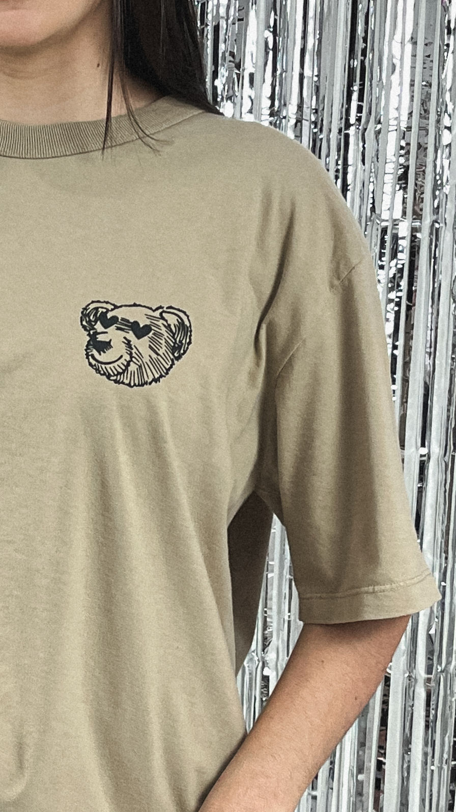 Tshirt Oversized - Teddy ❤ - Bege Escuro Tshirt Oversized - Teddy ❤ - Bege Escuro