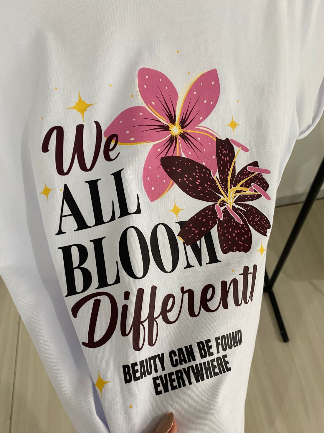 Tshirt Premium - We all Bloom - Branca Tshirt Premium - We all Bloom - Branca