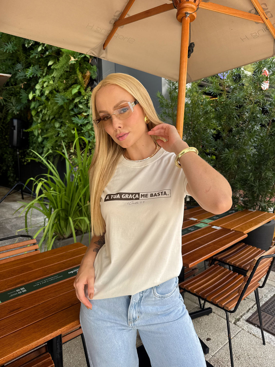 Tshirt Premium - Tua graça me basta - Off White Tshirt Premium - Tua graça me basta - Off White