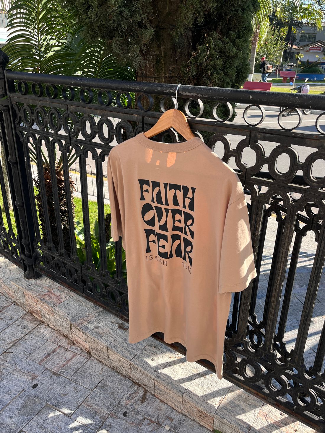 Tshirt Oversized - Isaiah 41:10 - Bege Tshirt Oversized - Isaiah 41:10 - Bege