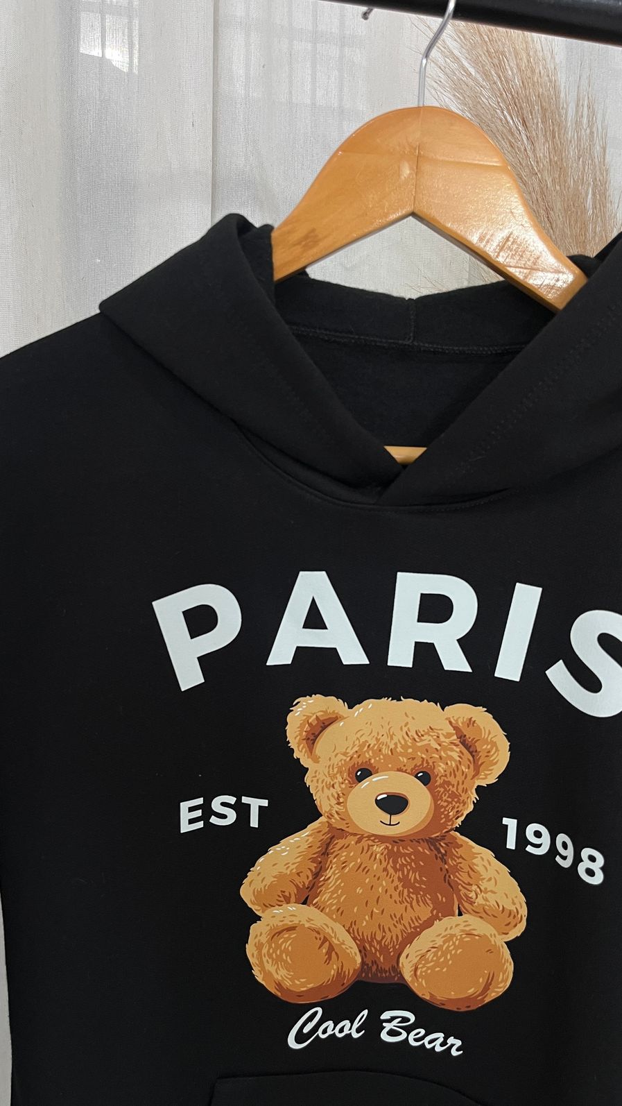Blusa de Moletom Com Touca e Bolso - Estampado Paris - Preto Blusa de Moletom Com Touca e Bolso - Estampado Paris - Preto