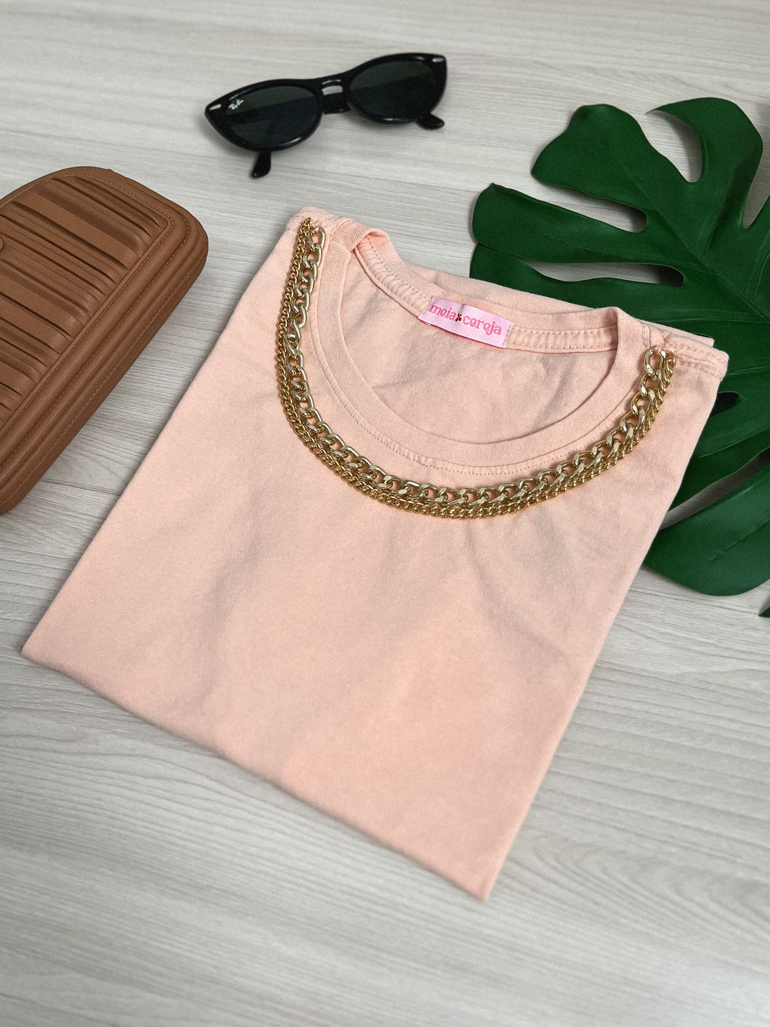 Tshirt Basic - Detalhe de corrente - Salmão Tshirt Basic - Detalhe de corrente - Salmão