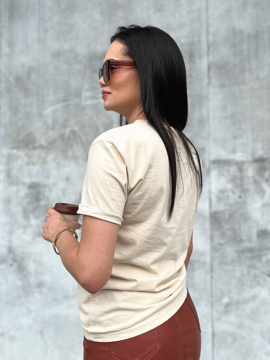 Tshirt Premium - O Amor me Amou - Bege Tshirt Premium - O Amor me Amou - Bege