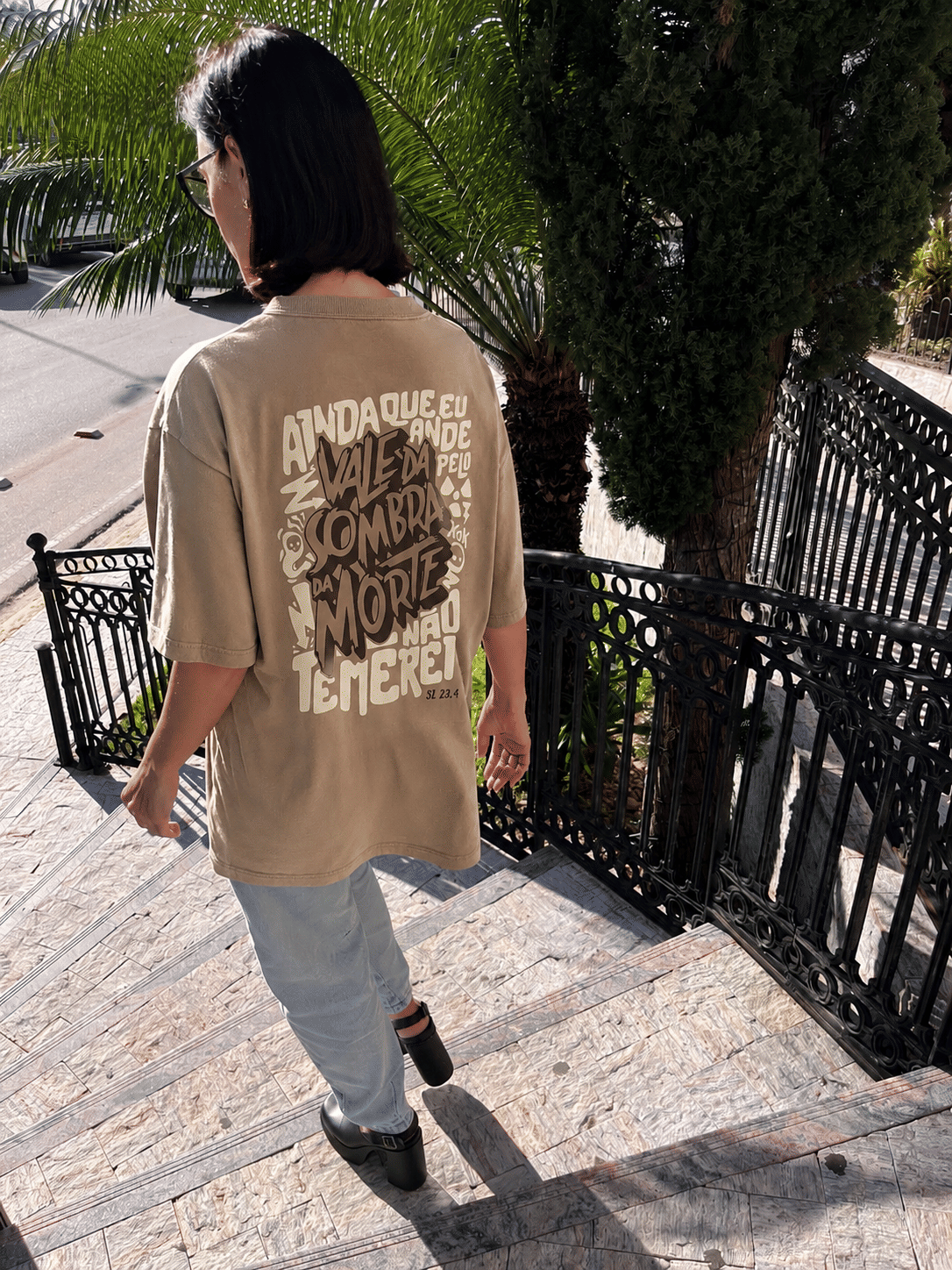 Tshirt Oversized - Salmos 23:4 - Bege Tshirt Oversized - Salmos 23:4 - Bege