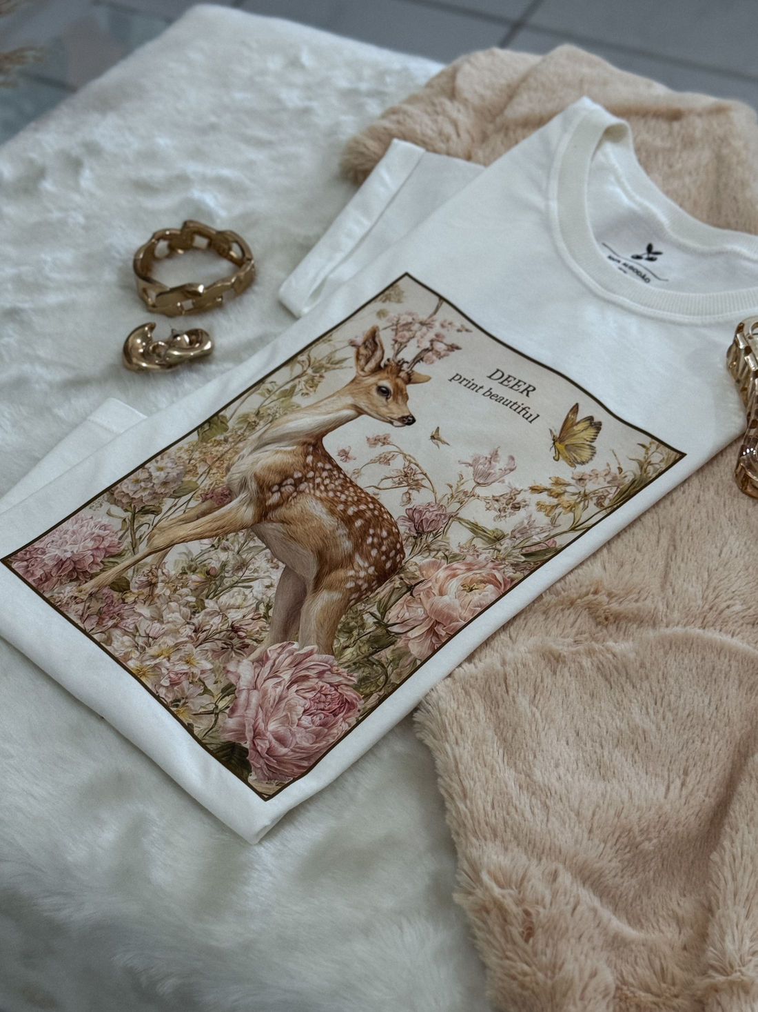 Tshirt Premium - Deer DTF - Off White Tshirt Premium - Deer DTF - Off White