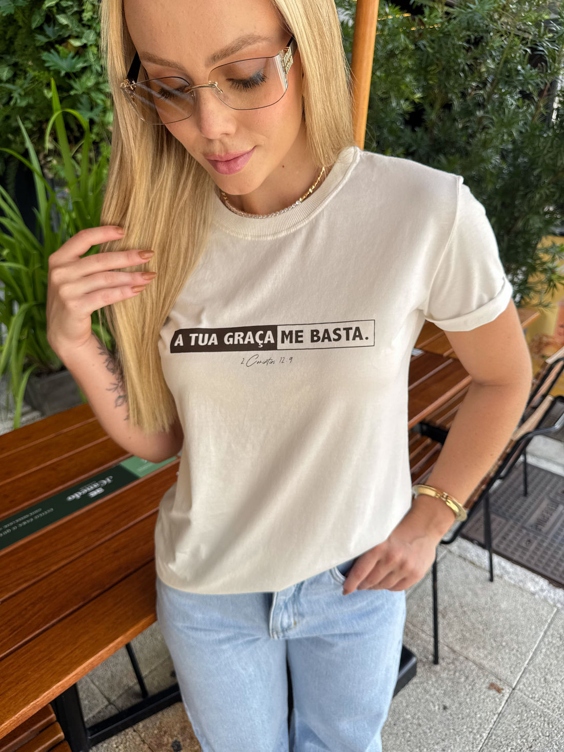 Tshirt Premium - Tua graça me basta - Off White Tshirt Premium - Tua graça me basta - Off White