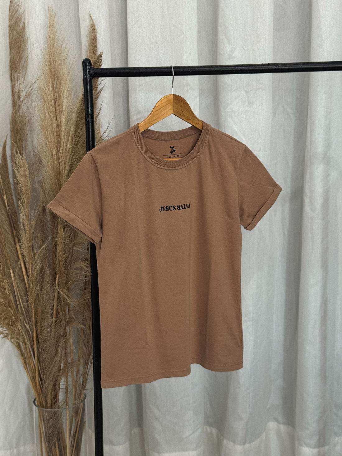 Tshirt Premium - Jesus Salva - Marrom Claro Tshirt Premium - Jesus Salva - Marrom Claro