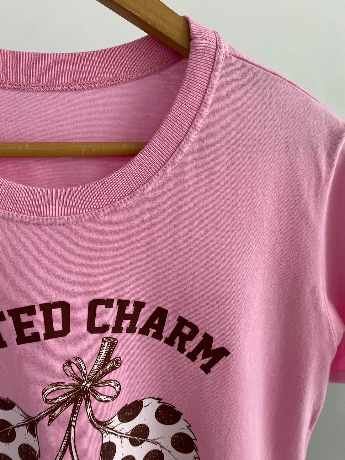 Tshirt Premium - Spotted Charm Morango - Rosa