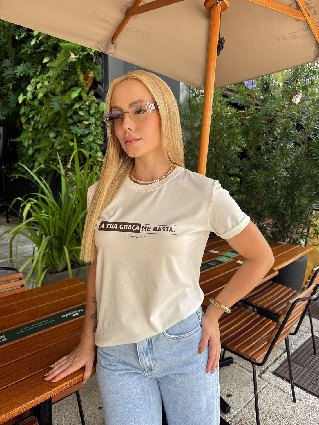 Tshirt Premium - Tua graça me basta - Off White Tshirt Premium - Tua graça me basta - Off White