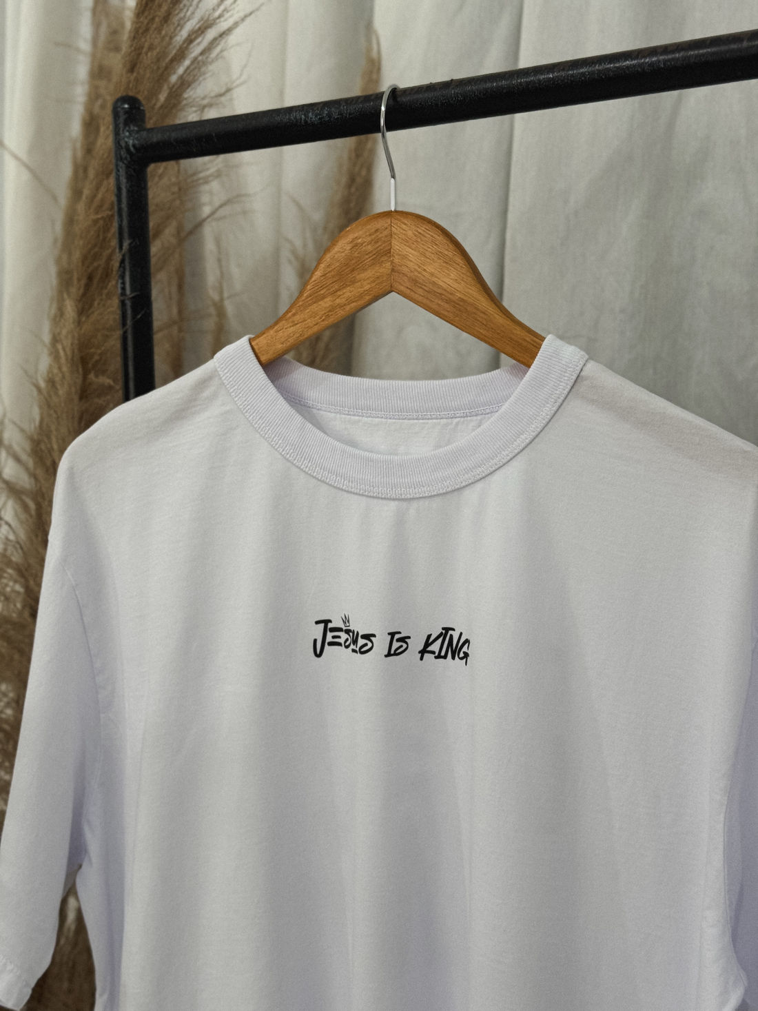 T-shirt Oversized - Jesus is King - Branca T-shirt Oversized - Jesus is King - Branca