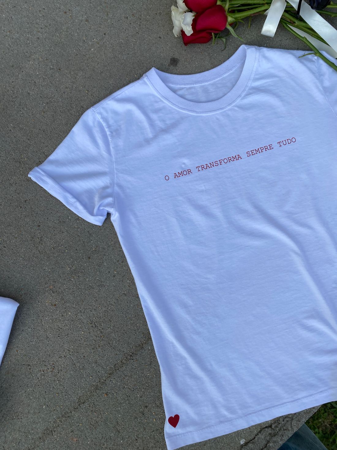 Tshirt Premium - O amor transforma sempre tudo - Branca Tshirt Premium - O amor transforma sempre tudo - Branca
