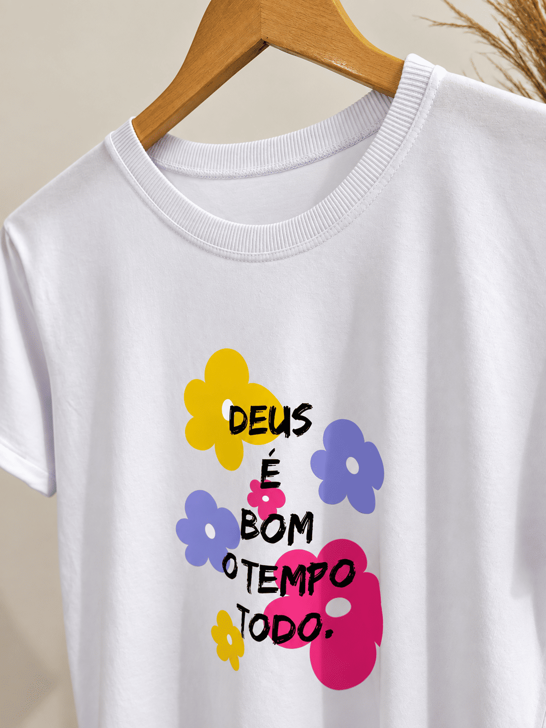 Tshirt Premium - Deus é bom o tempo todo - Branca Tshirt Premium - Deus é bom o tempo todo - Branca