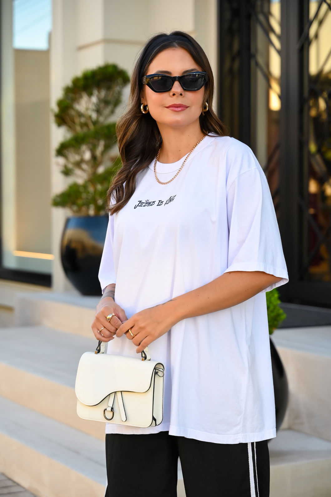 T-shirt Oversized - Jesus is King - Branca