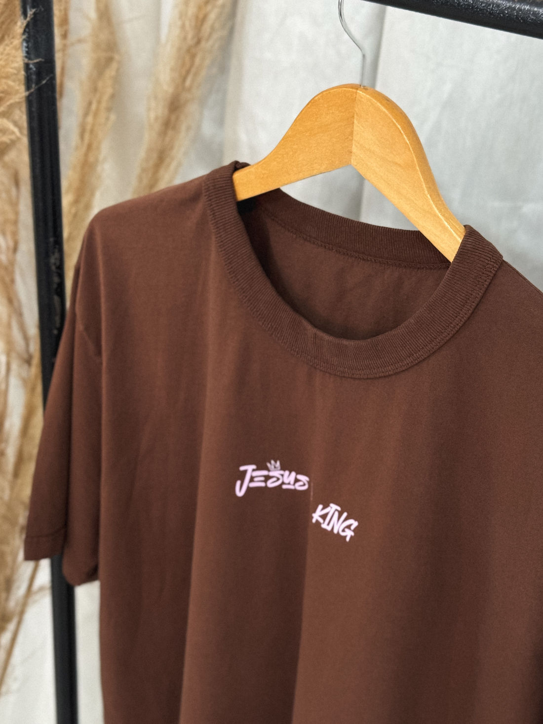 T-shirt Oversized - Jesus is King - Marrom