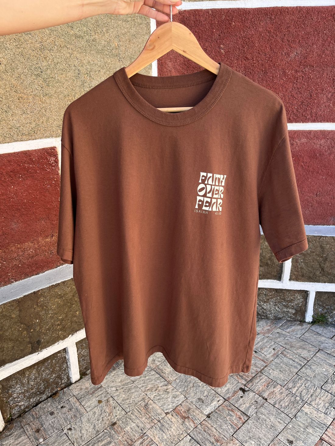 Tshirt Oversized - Isaiah 41:10 - Marrom Tshirt Oversized - Isaiah 41:10 - Marrom