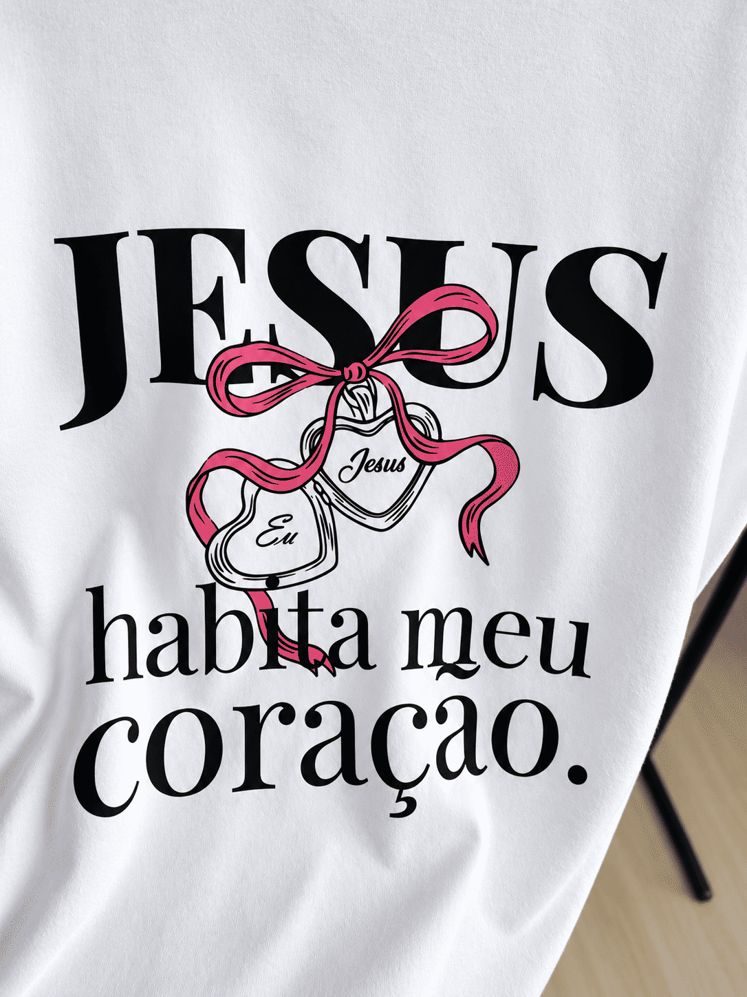 Tshirt Oversized - Jesus Habita Meu Coração DTF - Branca Tshirt Oversized - Jesus Habita Meu Coração DTF - Branca