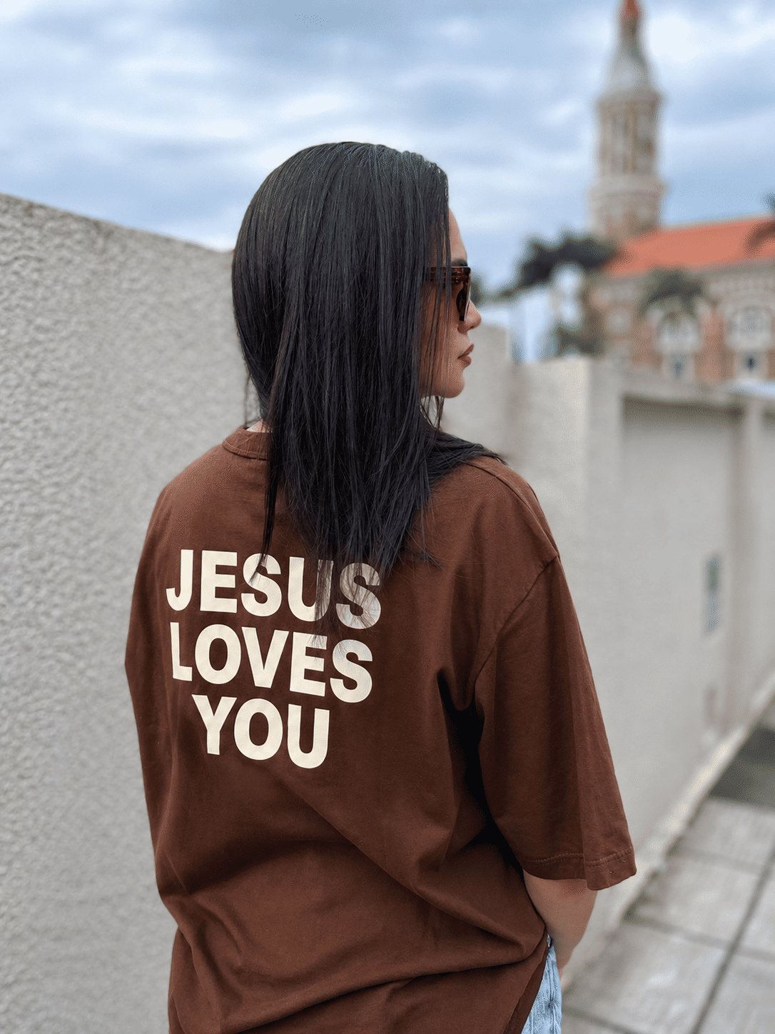 Tshirt Oversized - Jesus loves You - Marrom Tshirt Oversized - Jesus loves You - Marrom