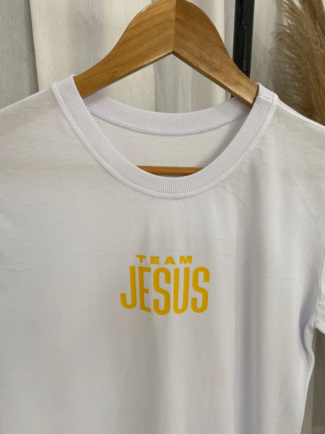 Tshirt Premium - Team Jesus Amarelo - Branca Tshirt Premium - Team Jesus Amarelo - Branca