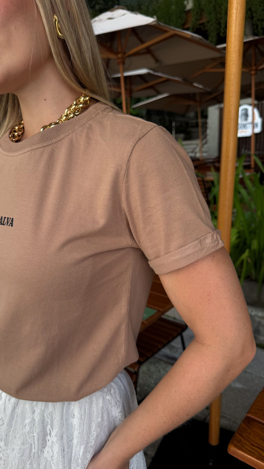 Tshirt Premium - Jesus Salva - Marrom Claro Tshirt Premium - Jesus Salva - Marrom Claro