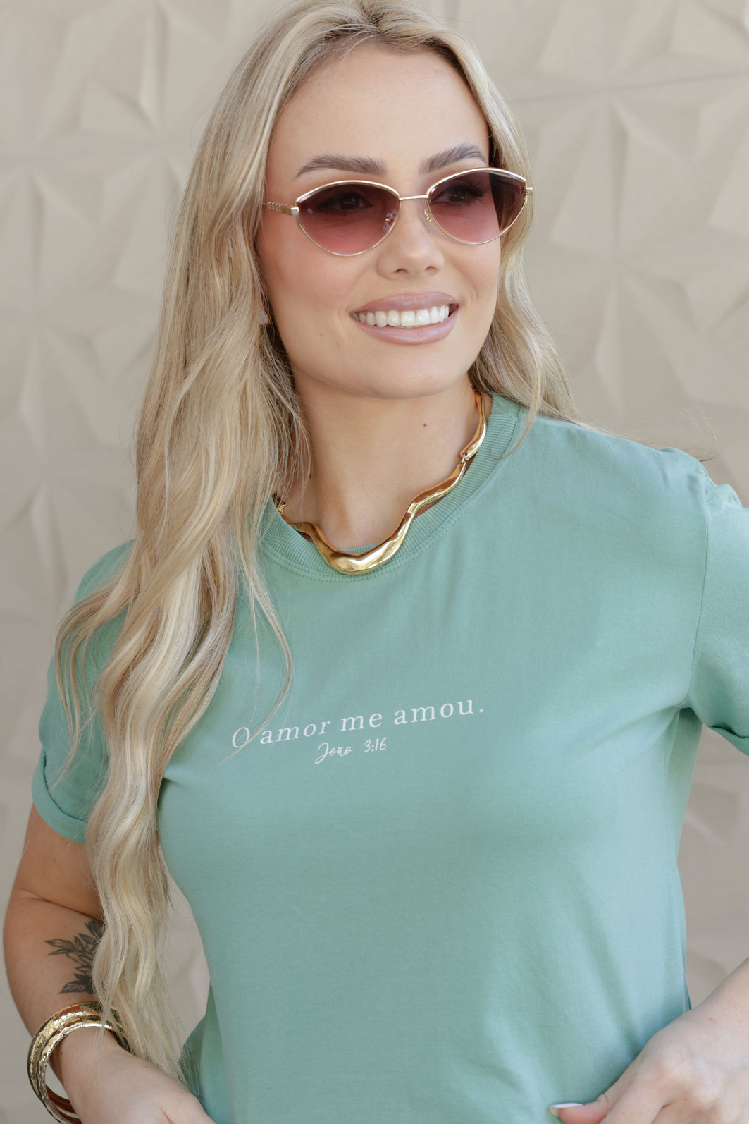 Tshirt Premium - O Amor me Amou - Verde Oliva
