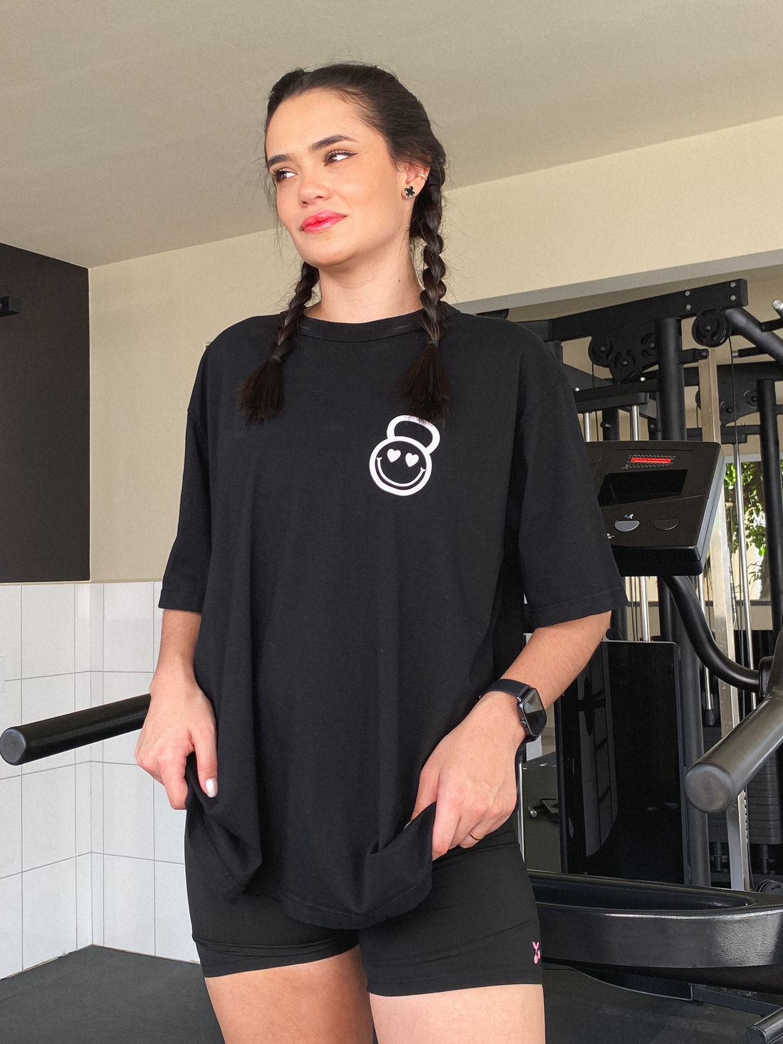 Tshirt Oversized - Peso sorrindo - Preto