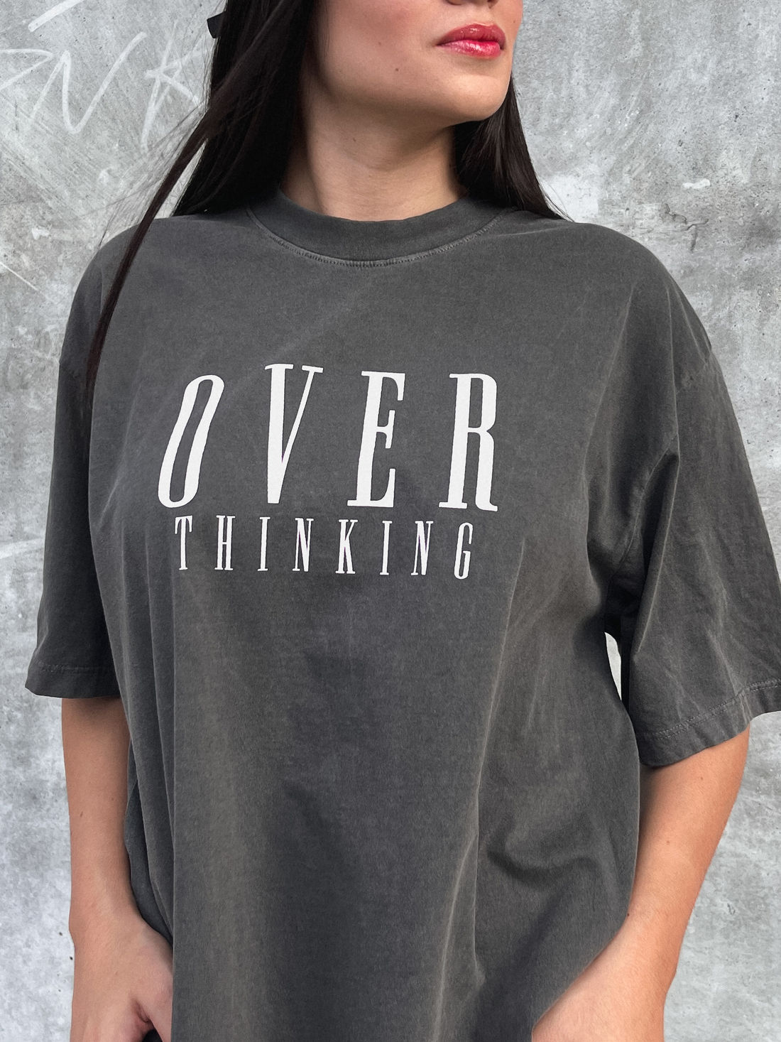 Tshirt Oversized - Over Thinking - Cinza Estonado