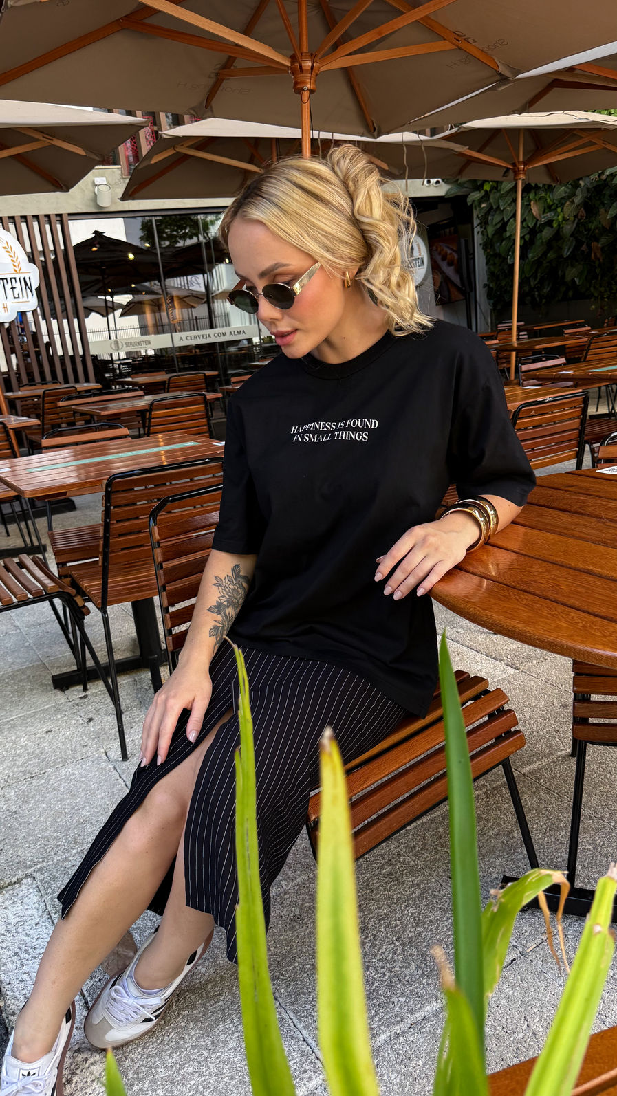 T-shirt Oversized - Happiness - Preta