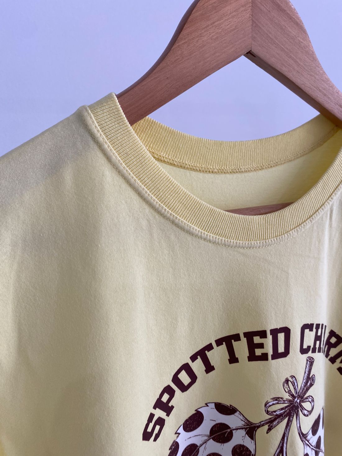 Tshirt Premium - Spotted Charm Morango - Amarelo Manteiga