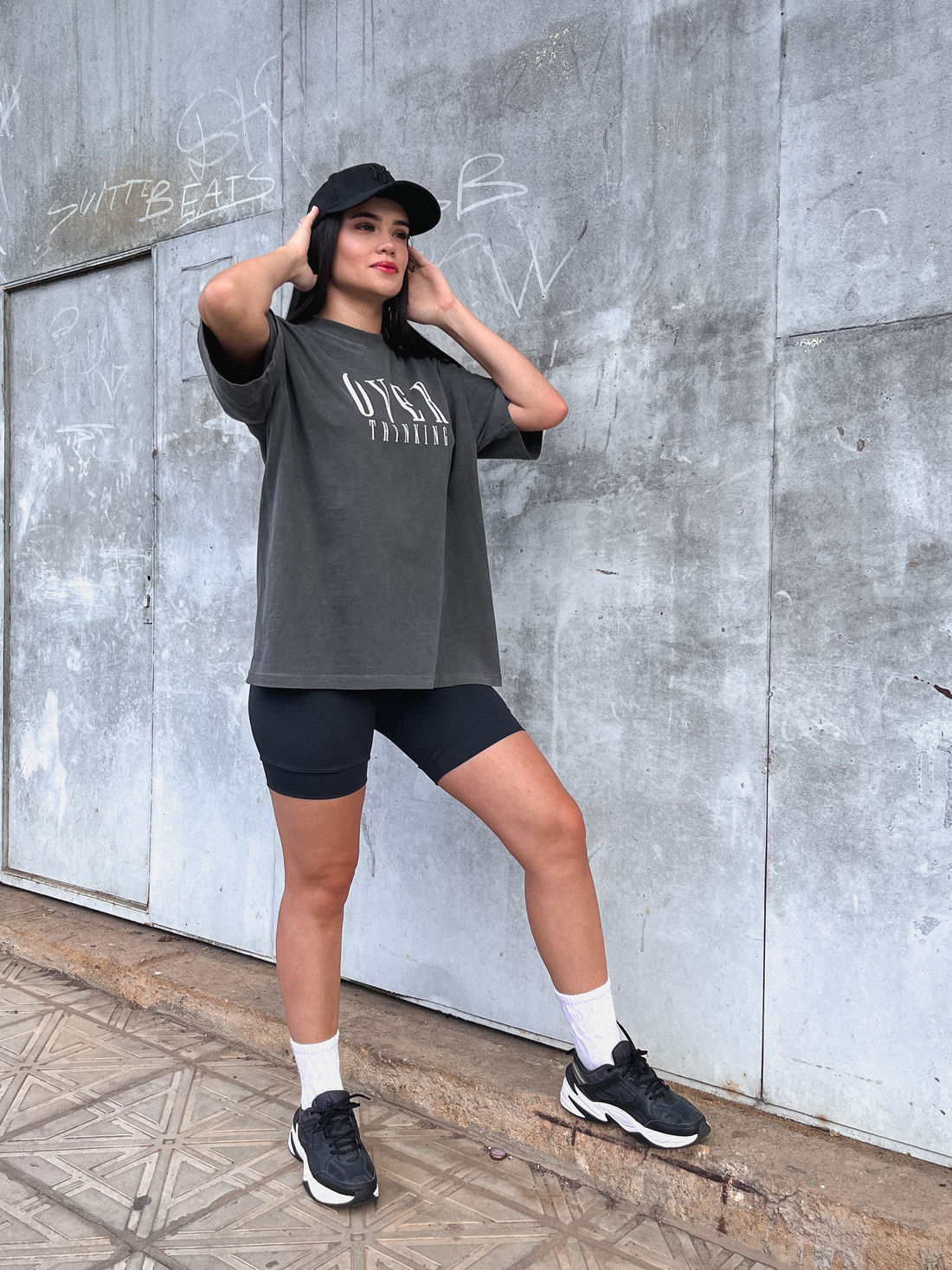 Tshirt Oversized - Over Thinking - Cinza Estonado