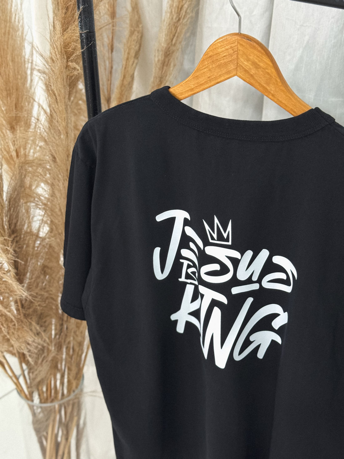 T-shirt Oversized - Jesus is King - Preta