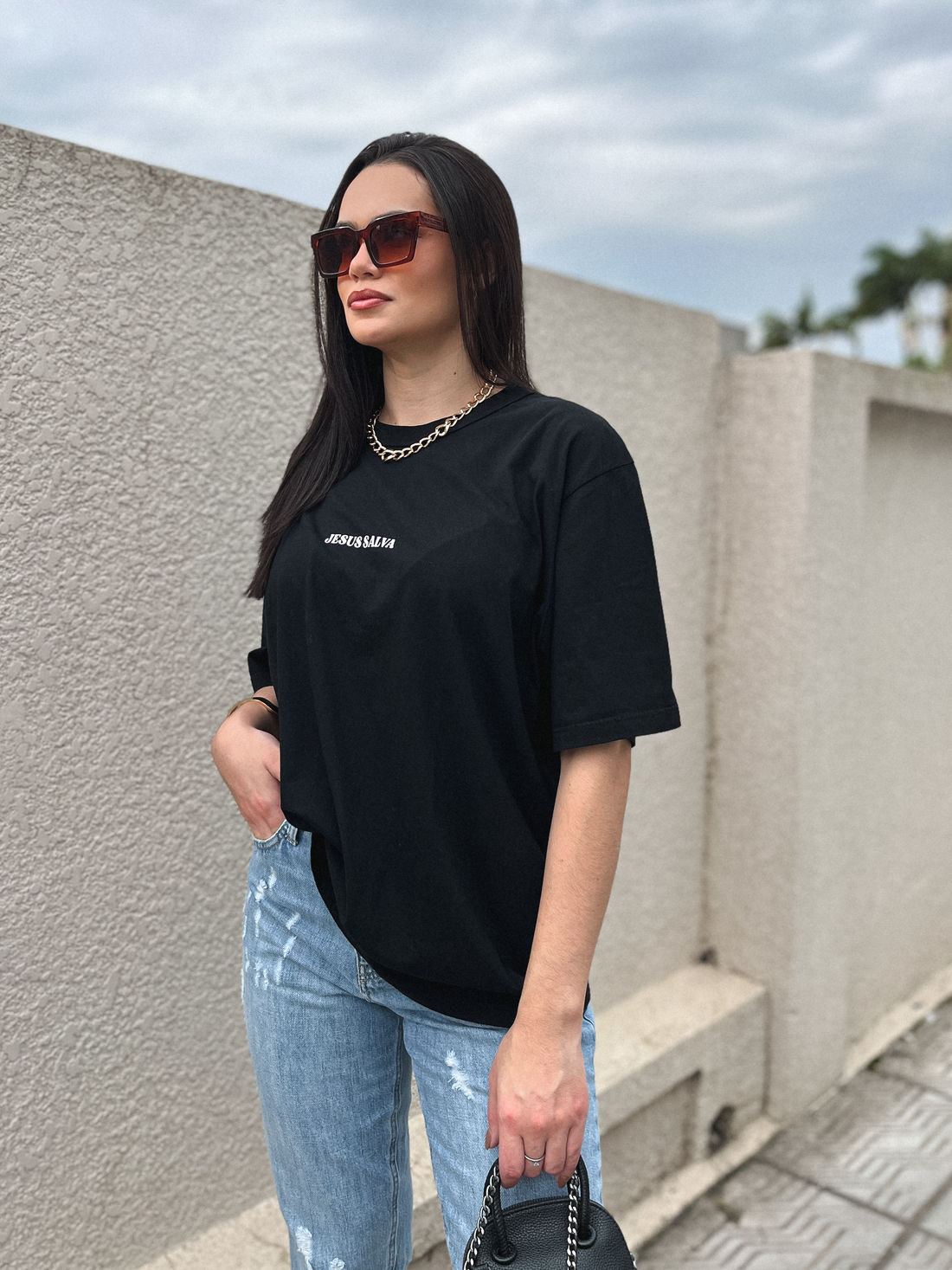 Tshirt Oversized - Jesus salva - Preta Tshirt Oversized - Jesus salva - Preta