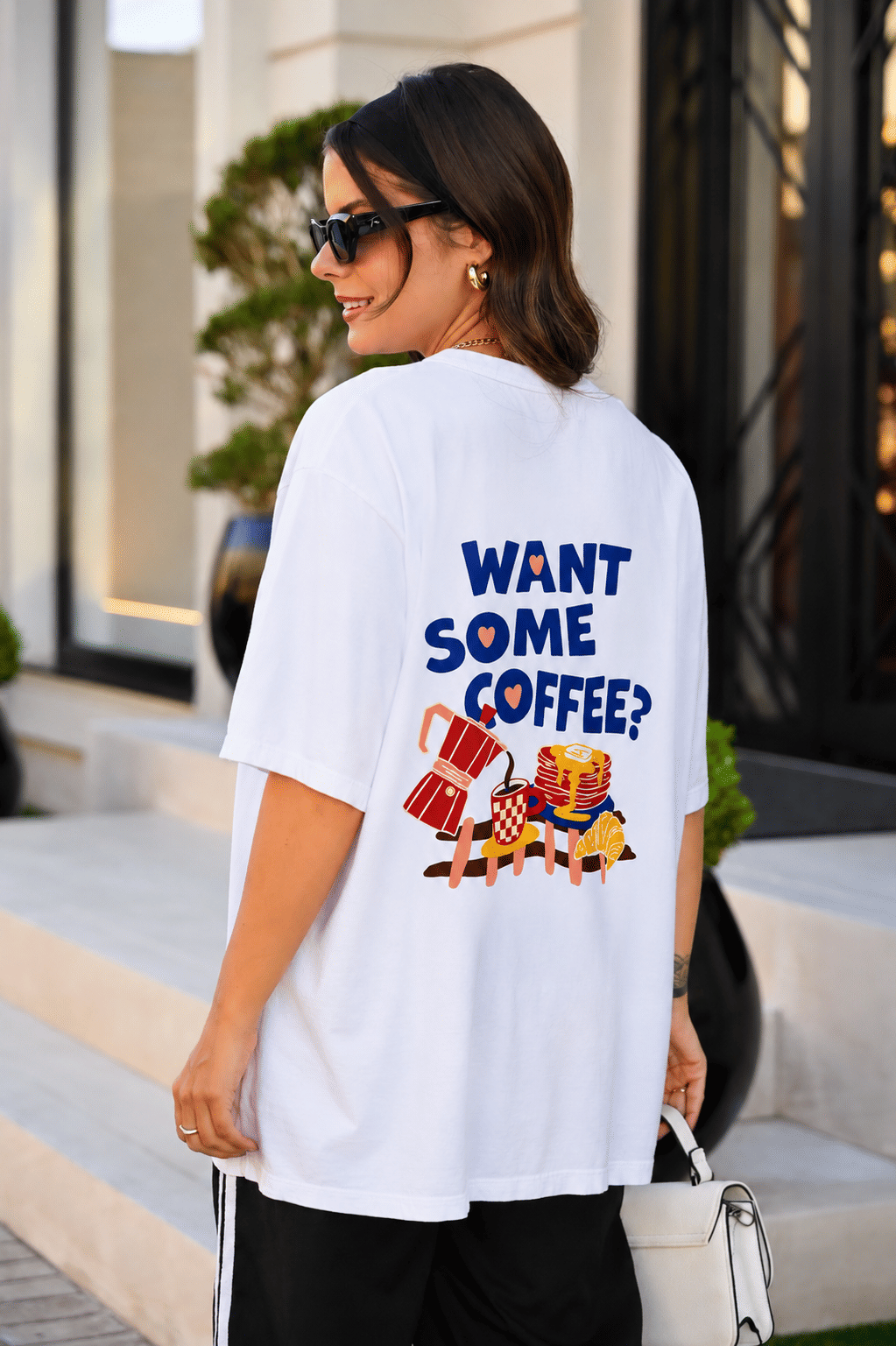 Tshirt Oversized - Want Some Coffee - Branca Tshirt Oversized - Want Some Coffee - Branca