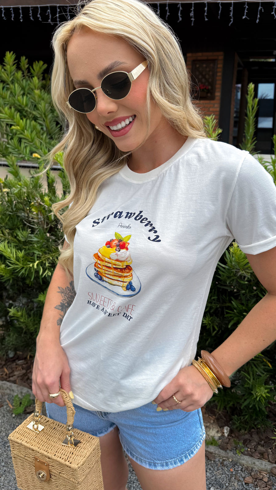 Tshirt Premium - Strawberry - Off White Tshirt Premium - Strawberry - Off White