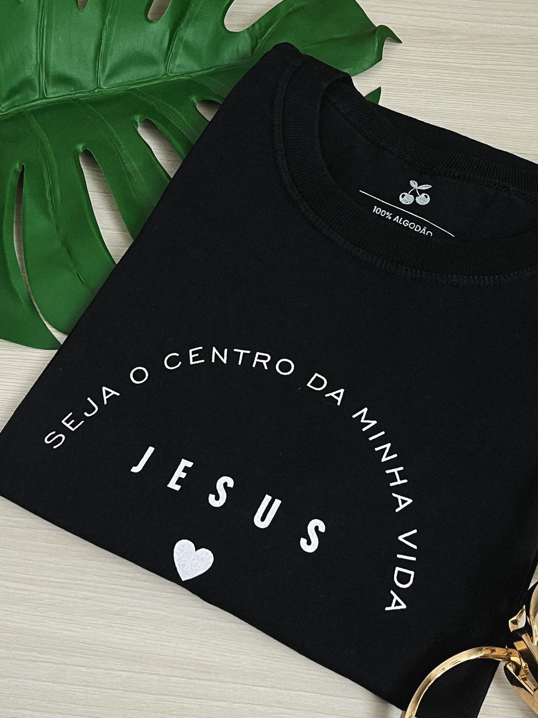 Tshirt Premium - Jesus ❤ - Preta Tshirt Premium - Jesus ❤ - Preta